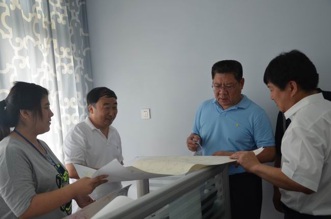 省經(jīng)信委、區(qū)經(jīng)信局領(lǐng)導(dǎo)一行到華紡考察