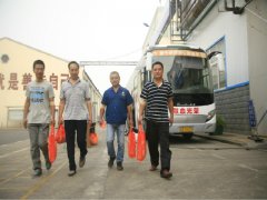 “我獻(xiàn)血，我光榮”