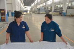 家紡車間:生產(chǎn)線上的“姐妹花”