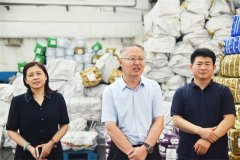 市總工會走進(jìn)公司開展送清涼活動